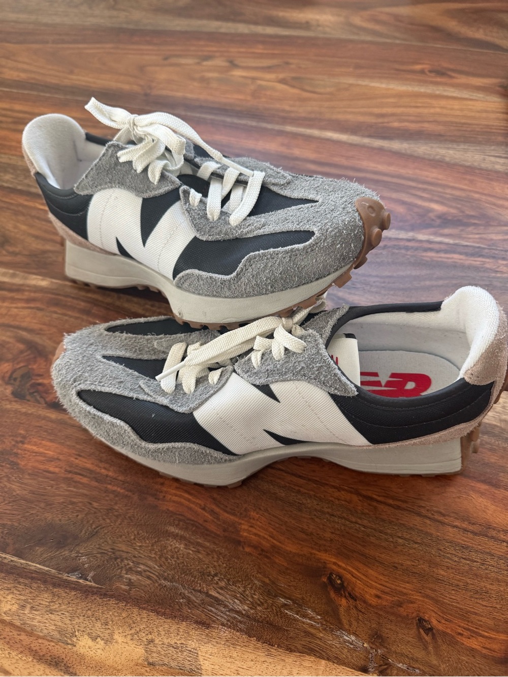 New Balance 327 Grey, Dark Grey and White  Retro Runner